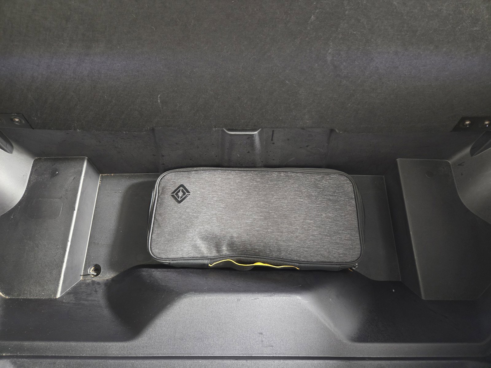 Used 2022 Rivian R1S Launch Edition image 14