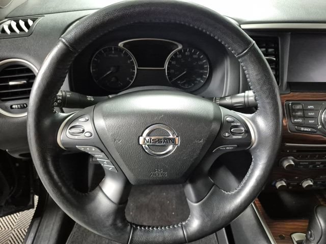 Used 2019 Nissan Pathfinder Platinum FWD image 11