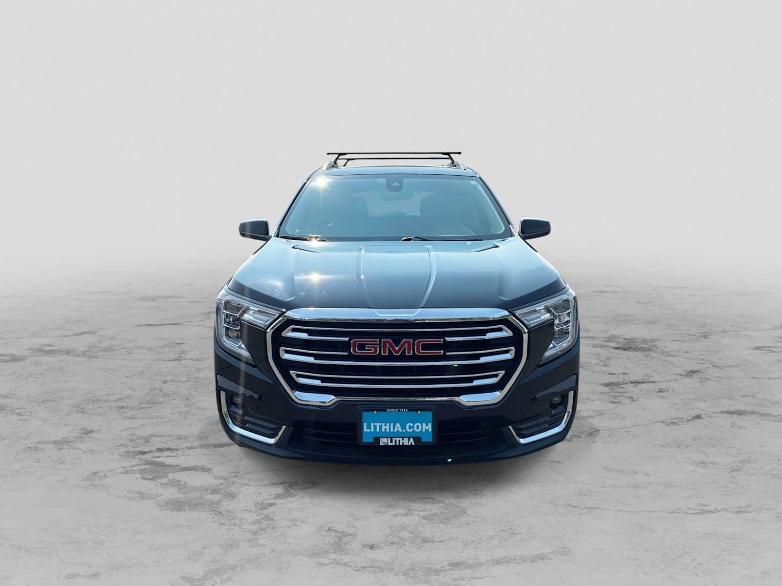 Used 2022 GMC Terrain SLT w/ LPO, Floor Liner Package AWD/4WD image 3