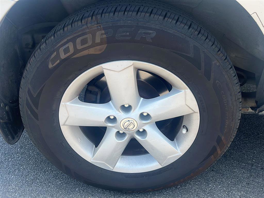 Used 2013 Nissan Rogue S w/ Special Edition Pkg FWD image 6