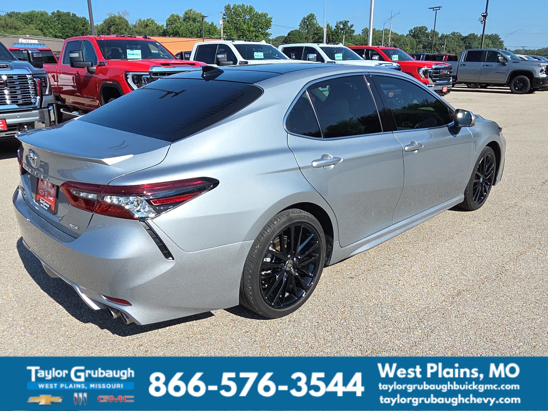 Used 2023 Toyota Camry XSE w/ Cold Weather Package FWD image 8