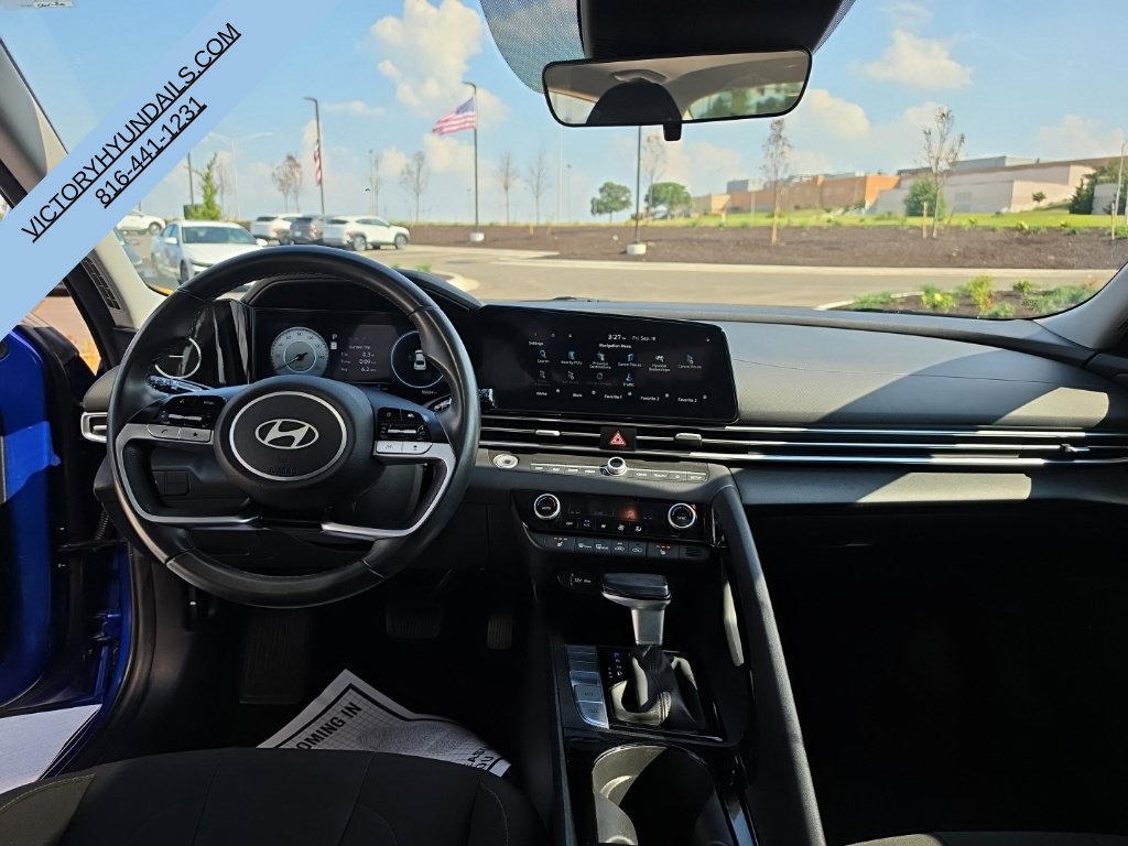 Used 2025 Hyundai Elantra SEL FWD image 27