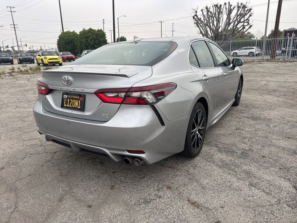 Used 2022 Toyota Camry SE image 5