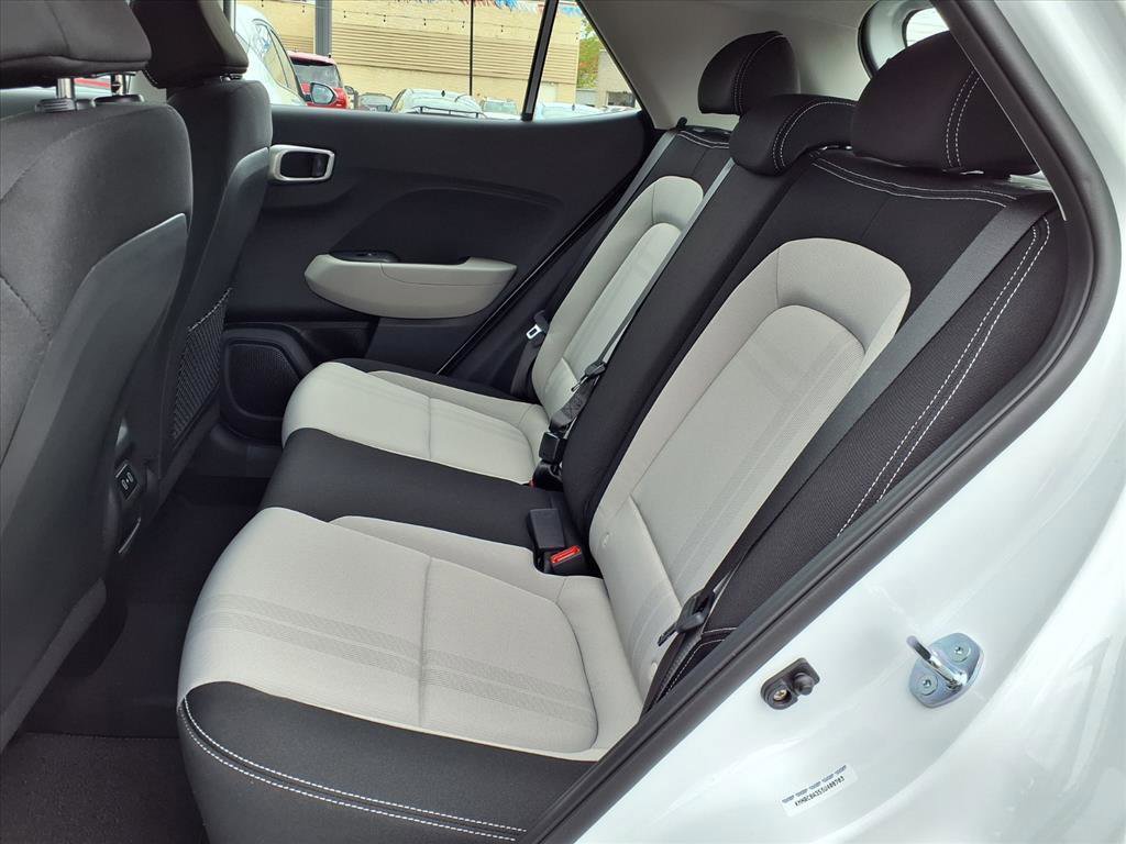 New 2025 Hyundai Venue SEL image 6