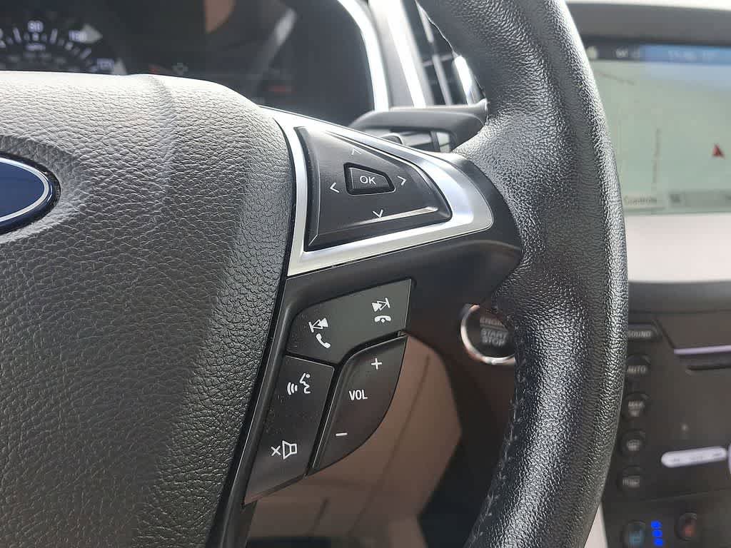 Used 2018 Ford Edge Titanium w/ Equipment Group 301A AWD/4WD image 18