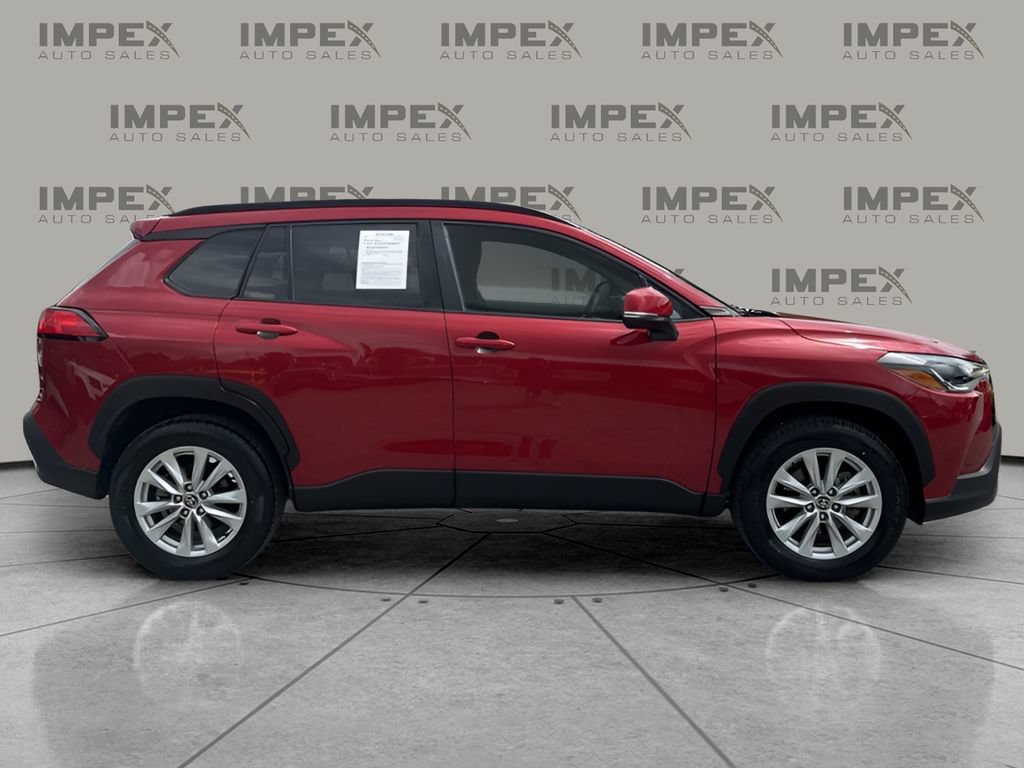 Used 2023 Toyota Corolla Cross LE FWD image 6