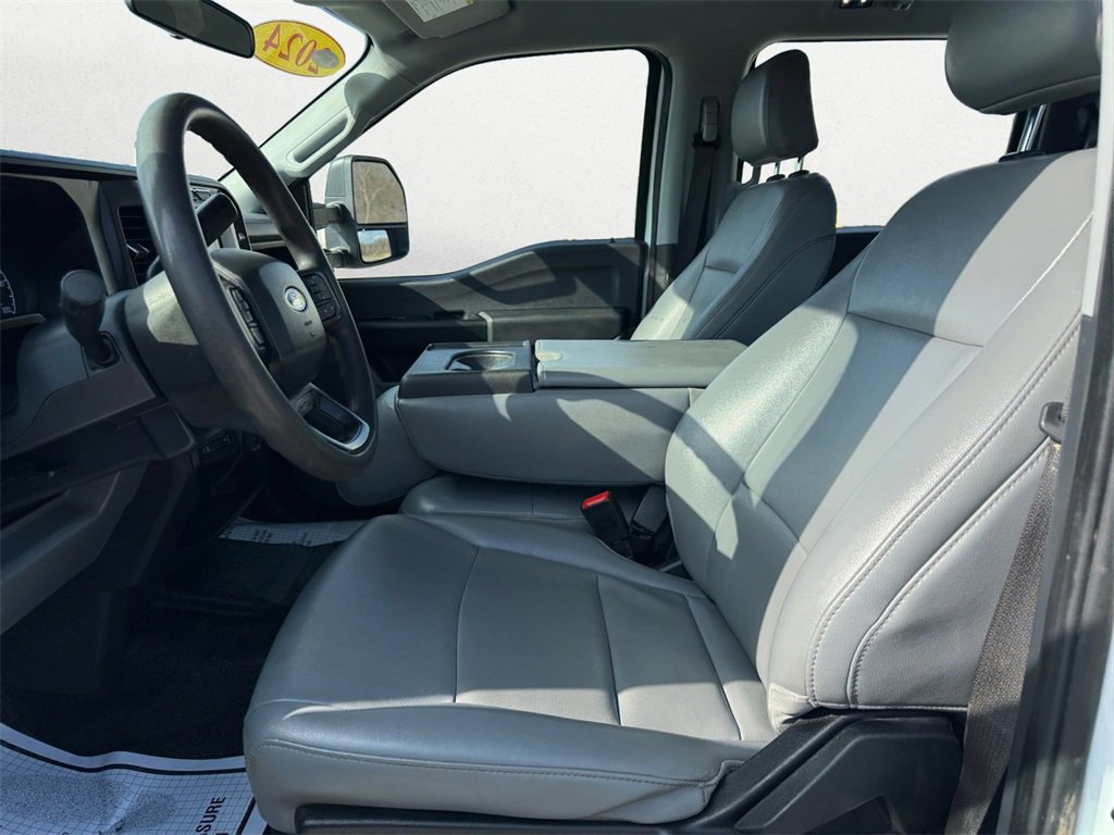 Used 2024 Ford F350 XL w/ XL Chrome Package image 9