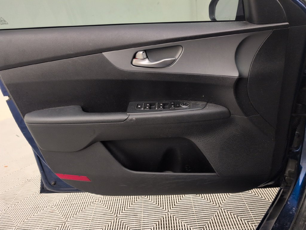 Used 2021 Kia Forte LXS FWD image 28
