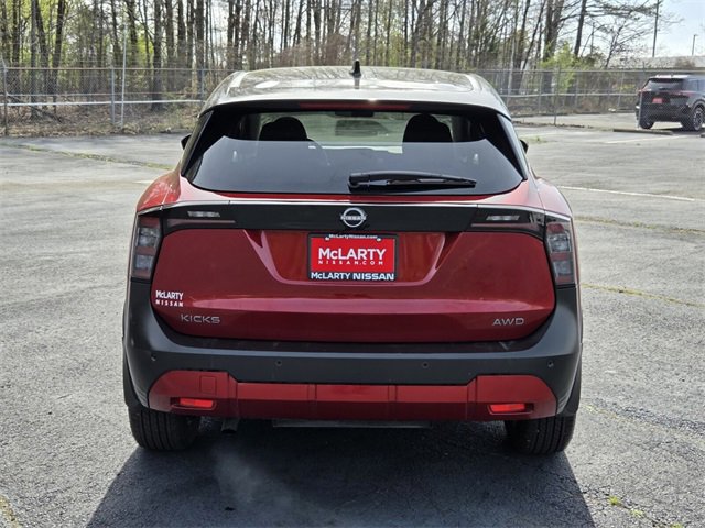 Used 2025 Nissan Kicks SV image 10