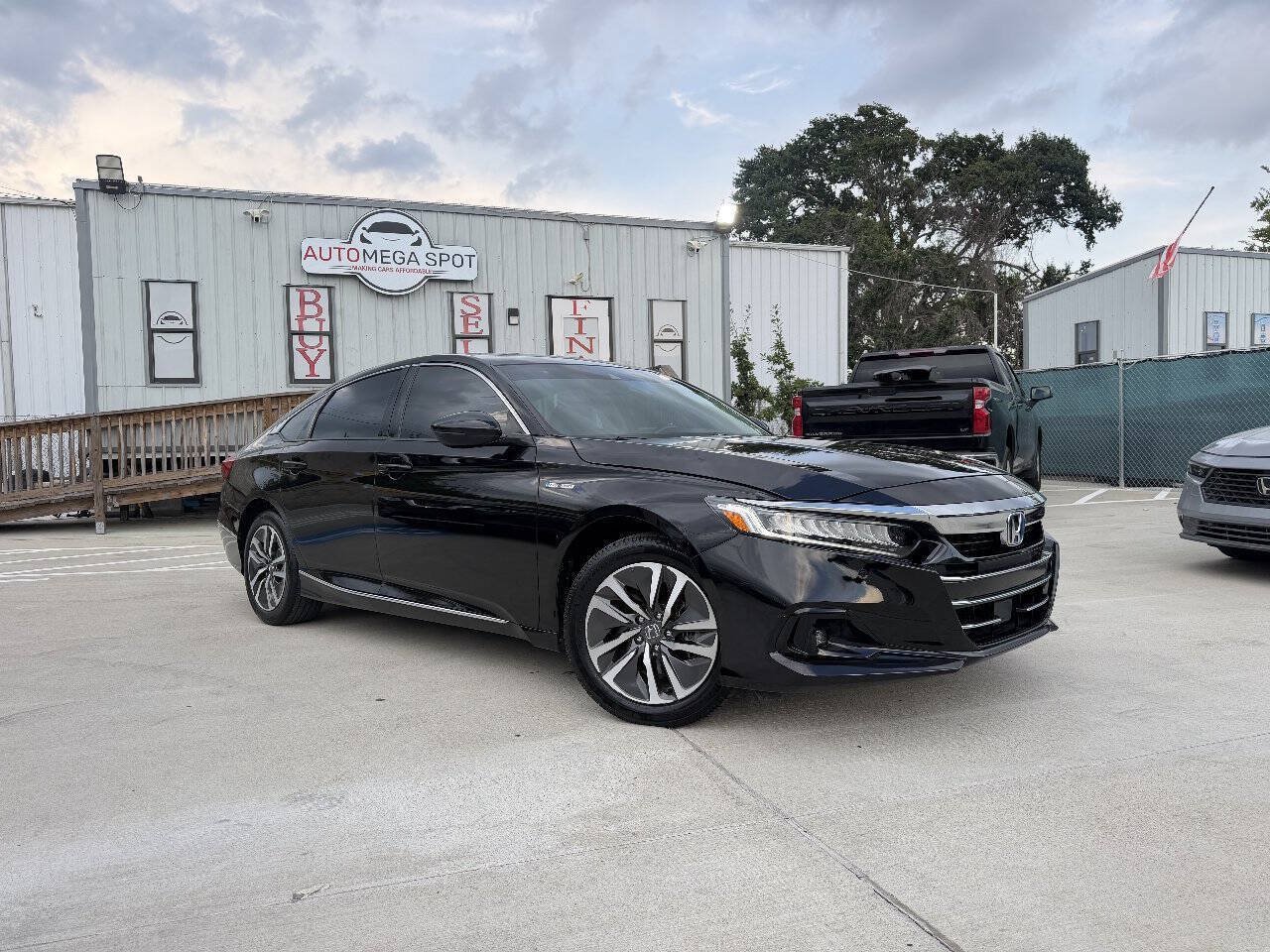 Used 2021 Honda Accord EX-L image 2