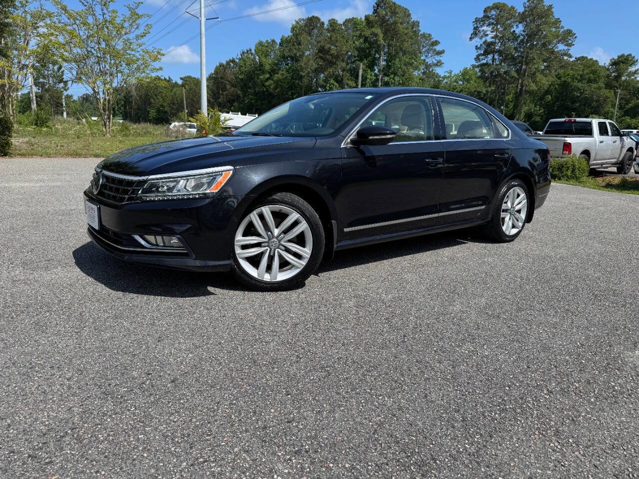 Used 2017 Volkswagen Passat 1.8T SEL Premium FWD image 30