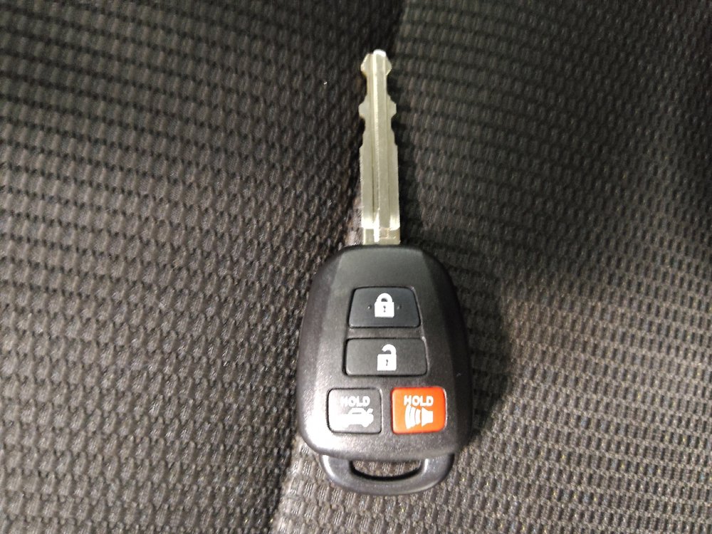 Used 2017 Toyota Corolla SE image 32