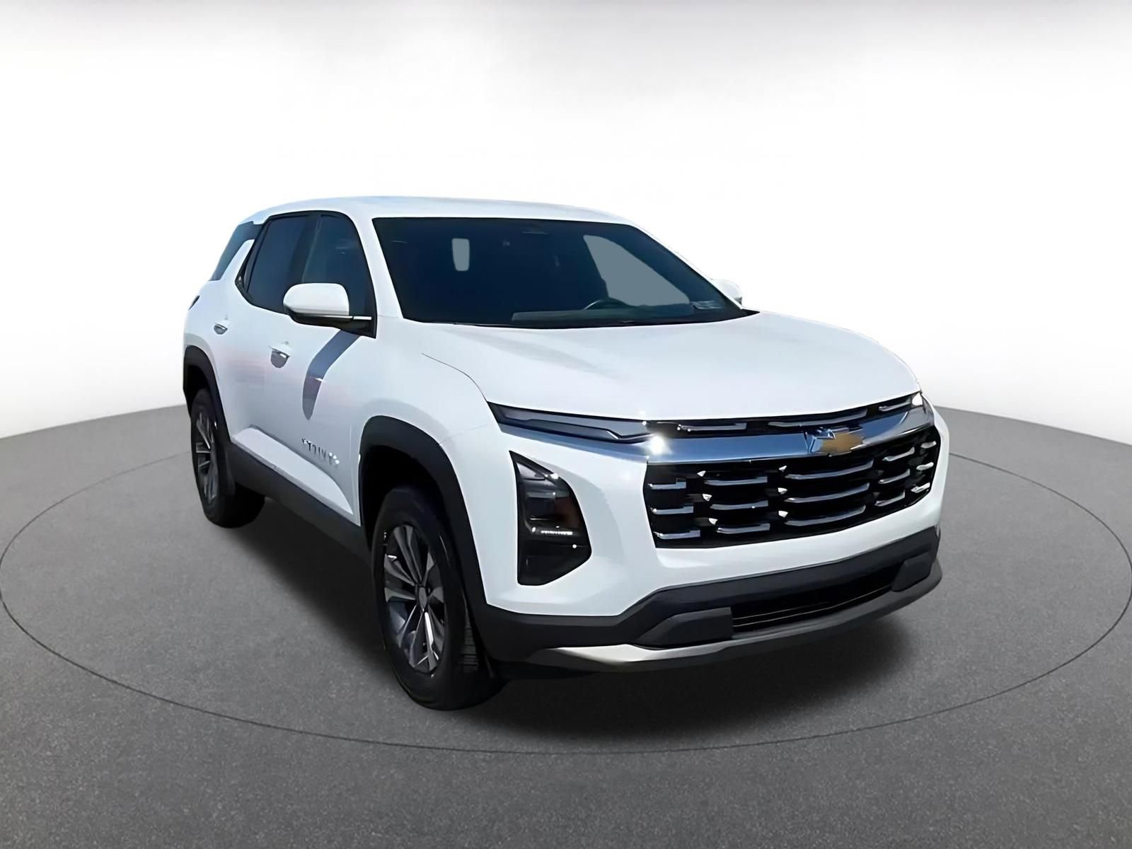 Used 2025 Chevrolet Equinox LT FWD image 3