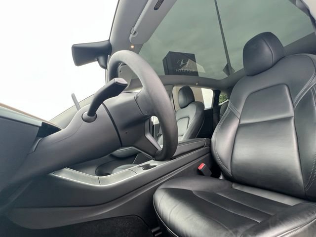 Used 2021 Tesla Model Y Long Range AWD/4WD image 18
