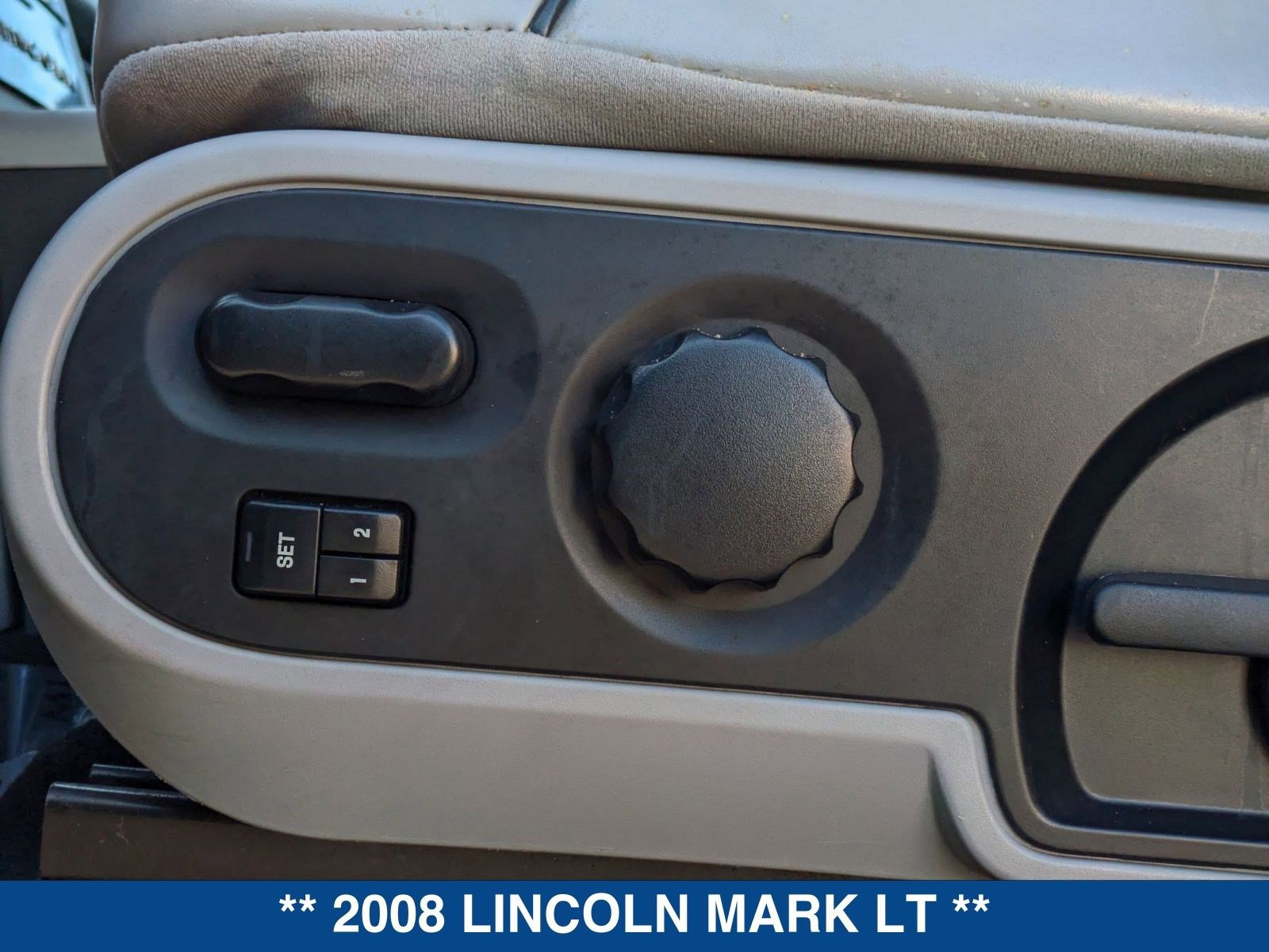 Used 2008 Lincoln Mark LT 4x4 image 20