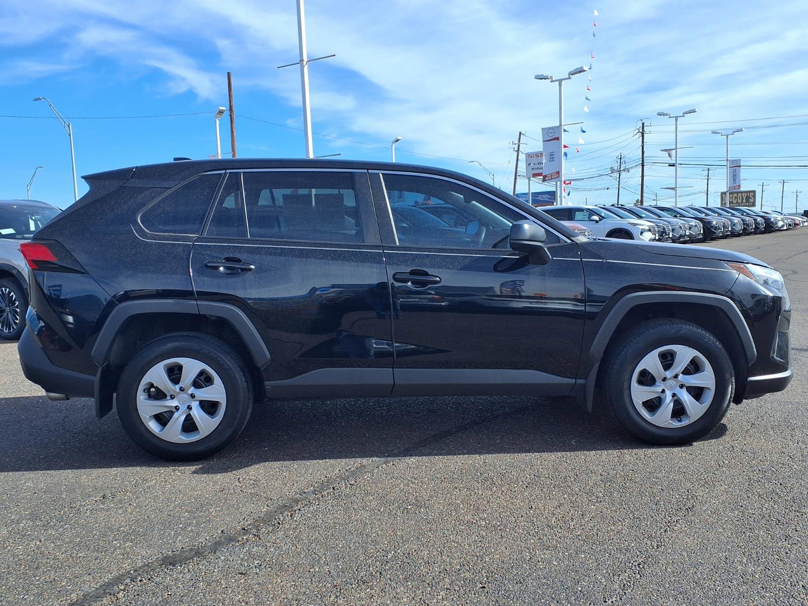 Used 2023 Toyota RAV4 LE image 8