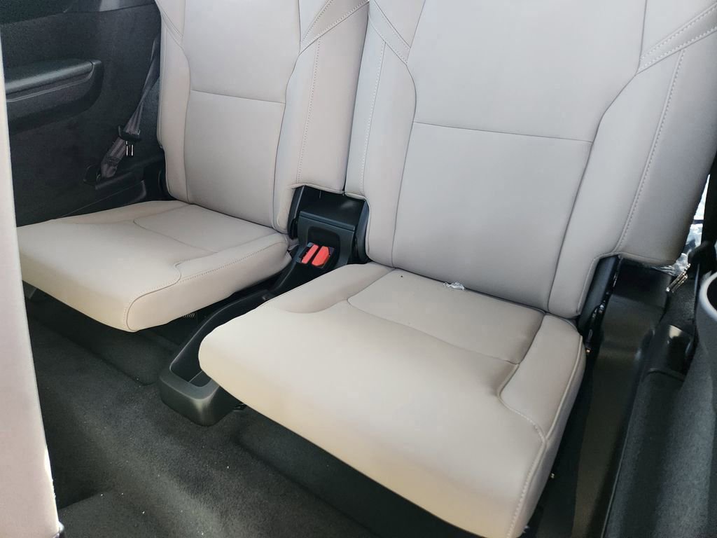New 2026 Volvo XC90 T8 Plus w/ Protection Package Premier AWD/4WD image 19