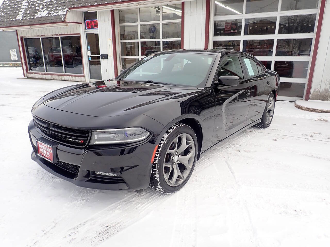 Used 2016 Dodge Charger SXT w/ Rallye Group image 2