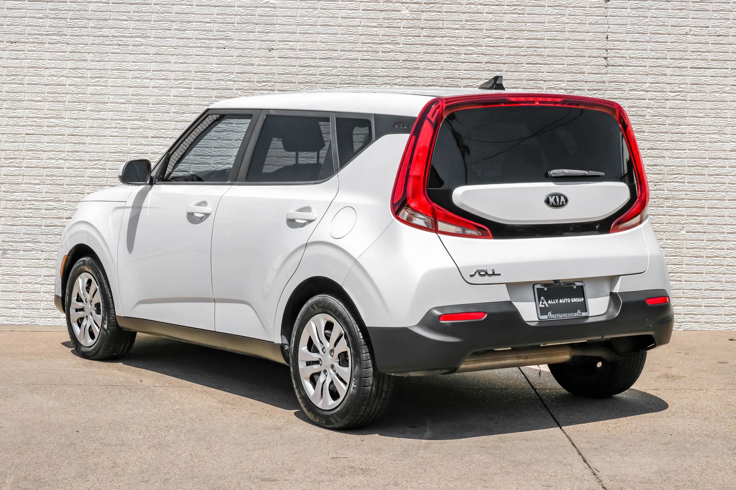 Used 2020 Kia Soul LX image 9