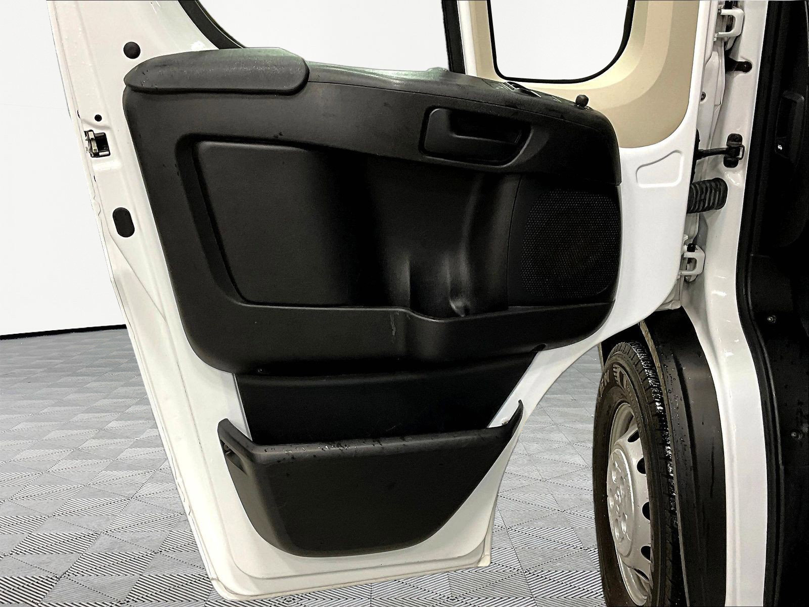 Used 2019 RAM ProMaster 2500 w/ Interior Convenience Group FWD image 21