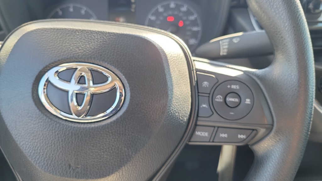 Used 2025 Toyota Corolla LE FWD image 19