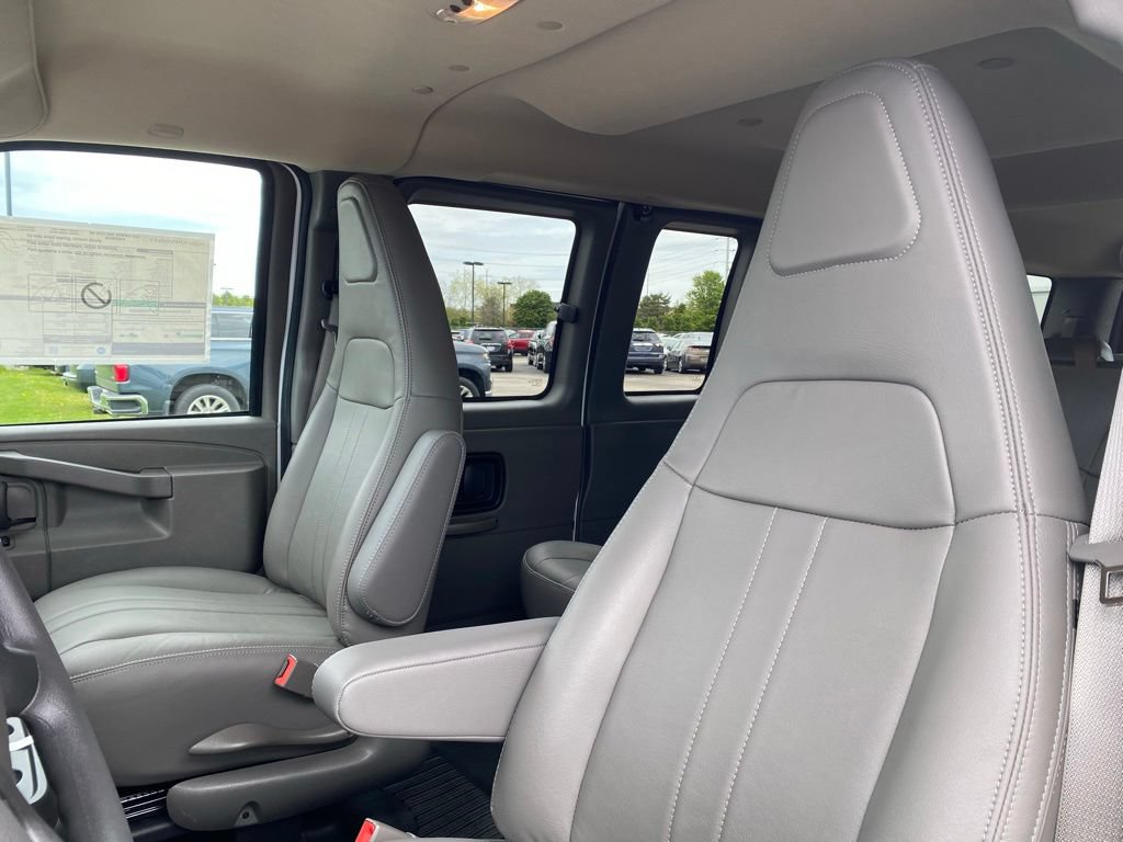 New 2025 Chevrolet Express 3500 LS w/ Chrome Appearance Package RWD image 10
