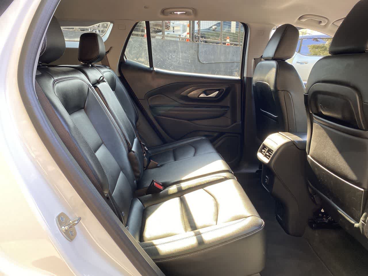 Used 2024 GMC Terrain SLT AWD/4WD image 17