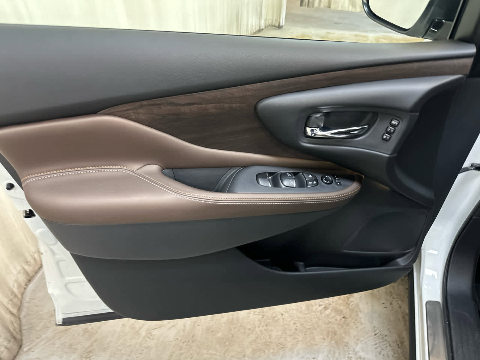 Certified 2024 Nissan Murano Platinum w/ Cargo Package AWD/4WD image 27