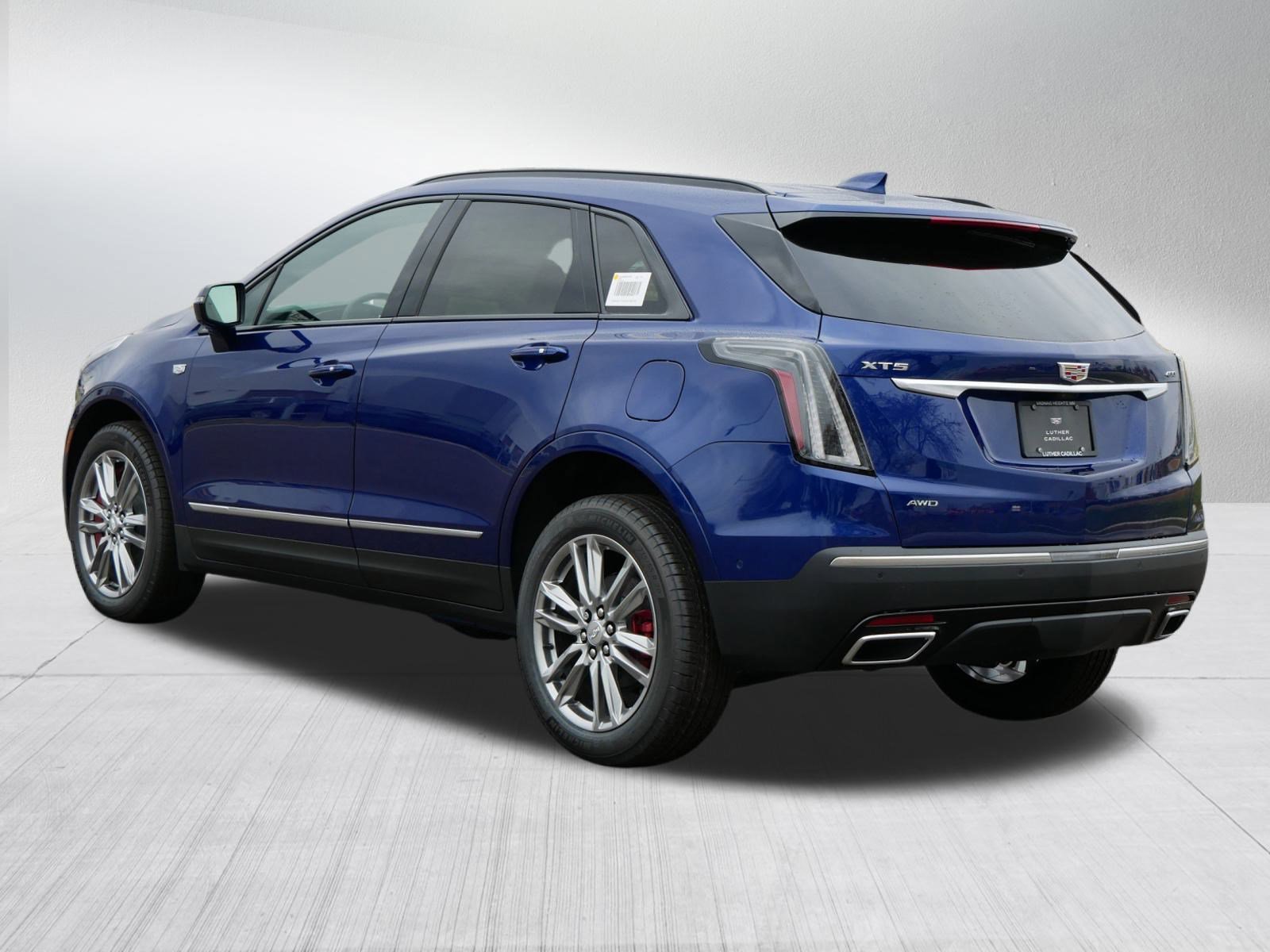 New 2026 Cadillac XT5 Sportv w/ LPO, Floor Liner Package image 4