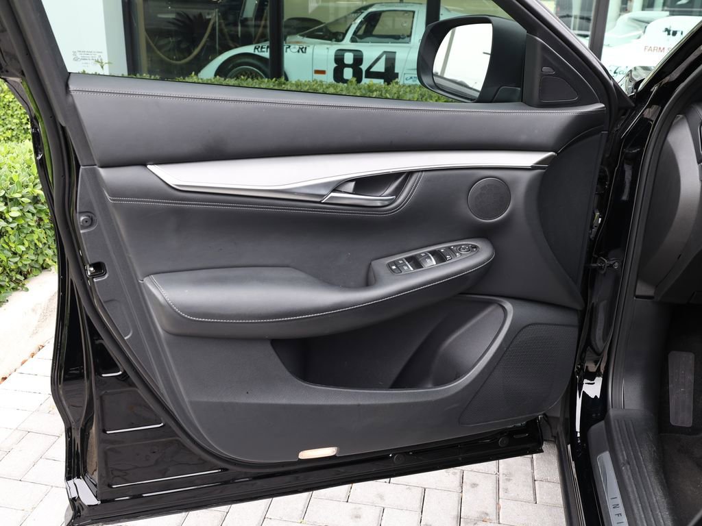 Certified 2023 INFINITI QX55 Luxe w/ Cargo Package image 11