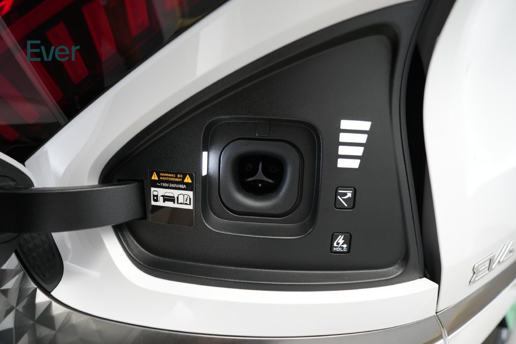 Used 2025 Kia EV6 Wind RWD image 10