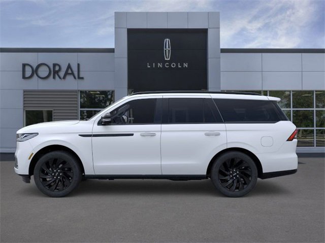 New 2025 Lincoln Navigator Reserve w/ Jet Appearance Package image 3