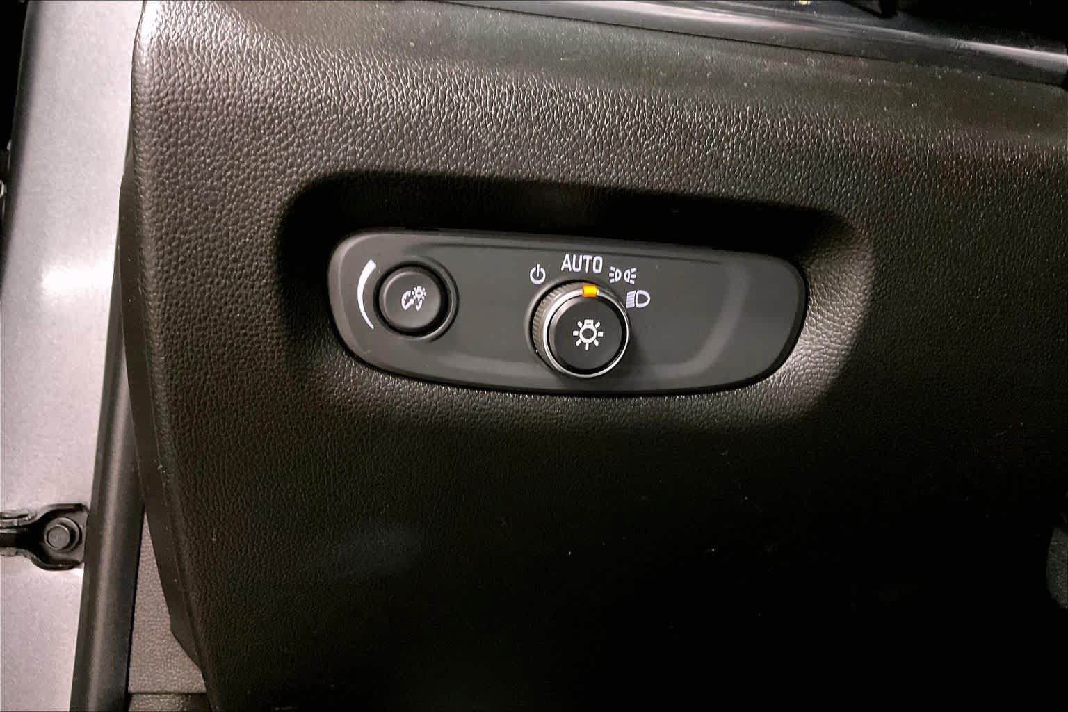 Used 2019 Chevrolet Traverse LS FWD image 33