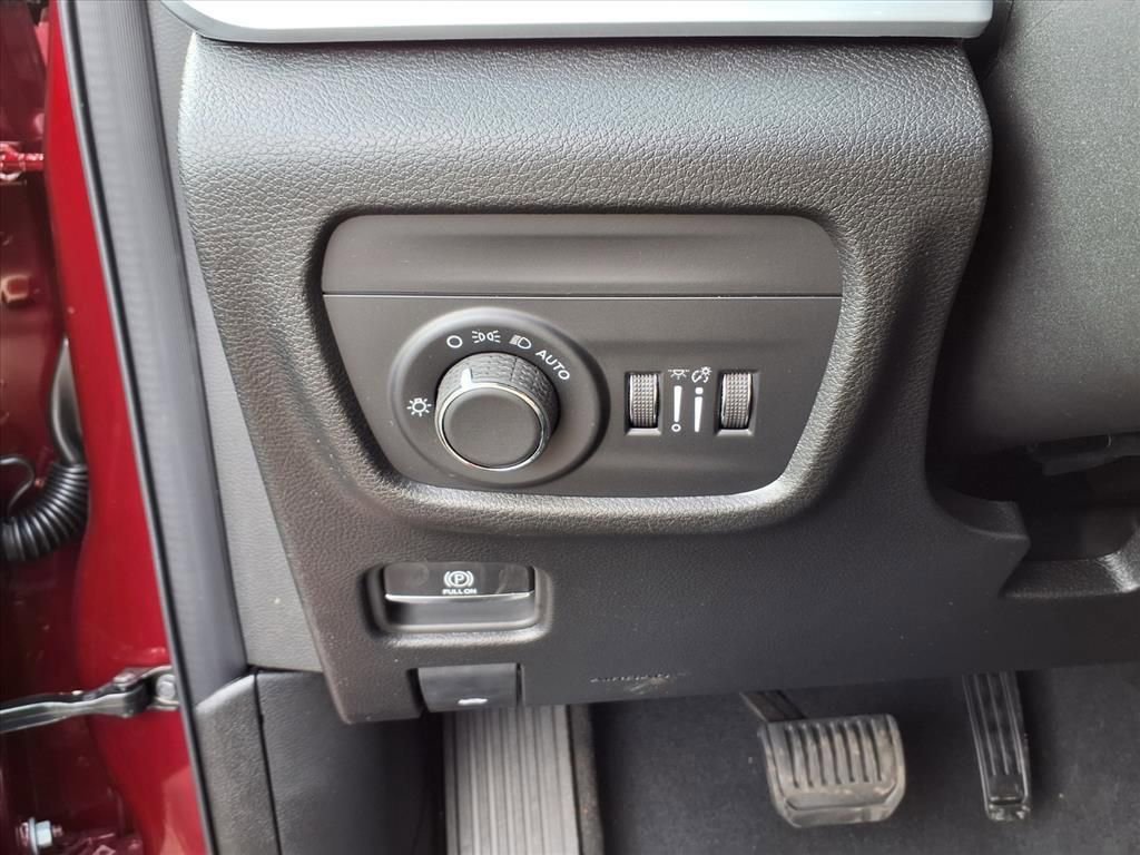 New 2025 Jeep Grand Cherokee Laredo w/ Luxury Tech Group I AWD/4WD image 13
