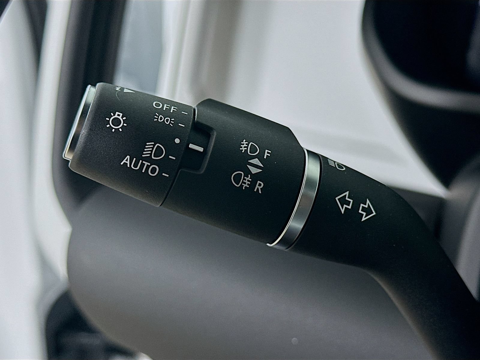 New 2026 Land Rover Defender 110 X-Dynamic SE AWD/4WD image 20