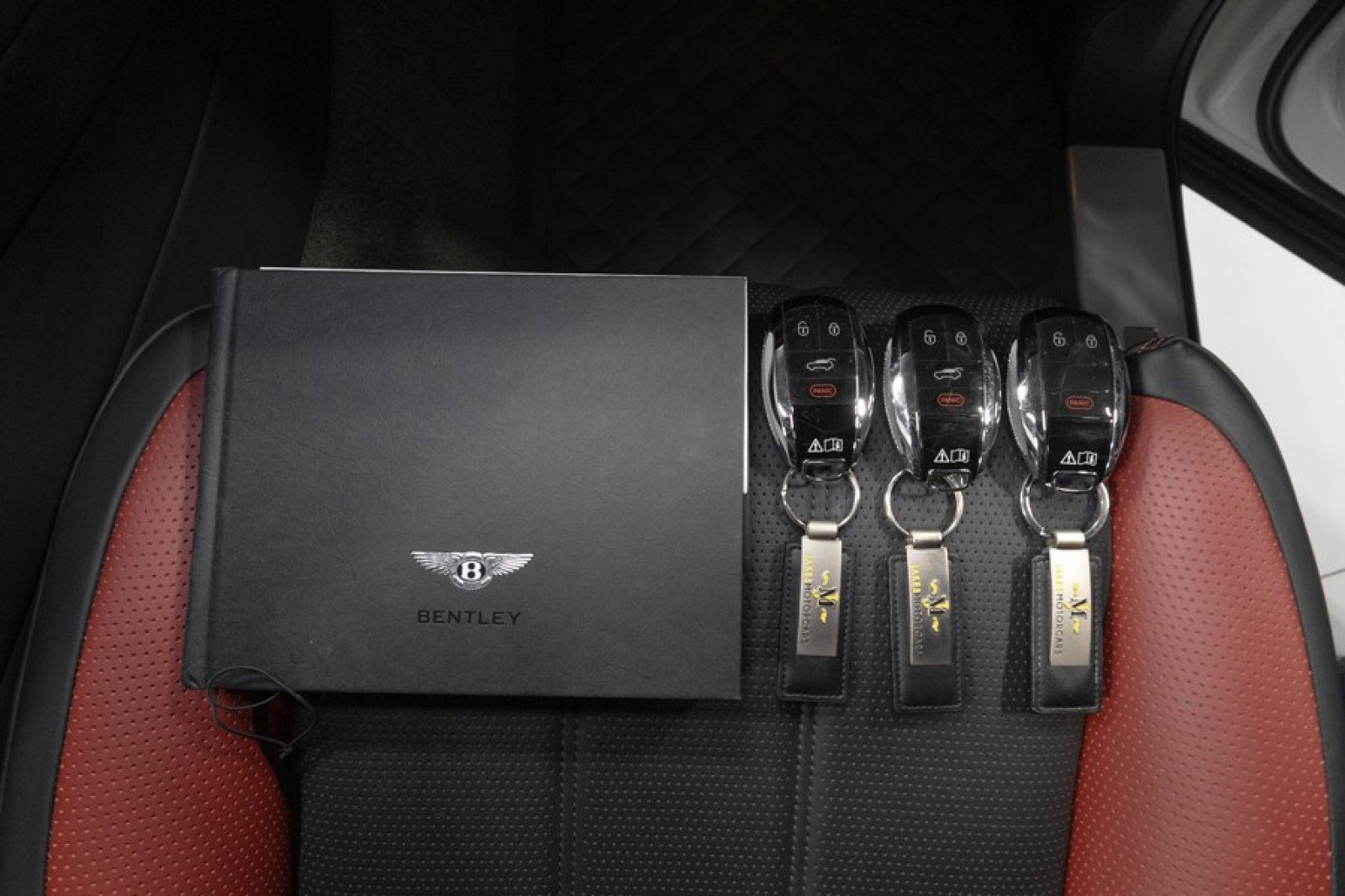 Used 2022 Bentley Bentayga AWD/4WD image 71