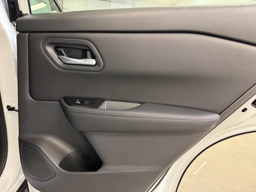 New 2026 Nissan Rogue SV image 25