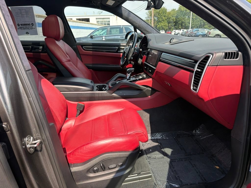 Used 2023 Porsche Cayenne GTS AWD/4WD image 25