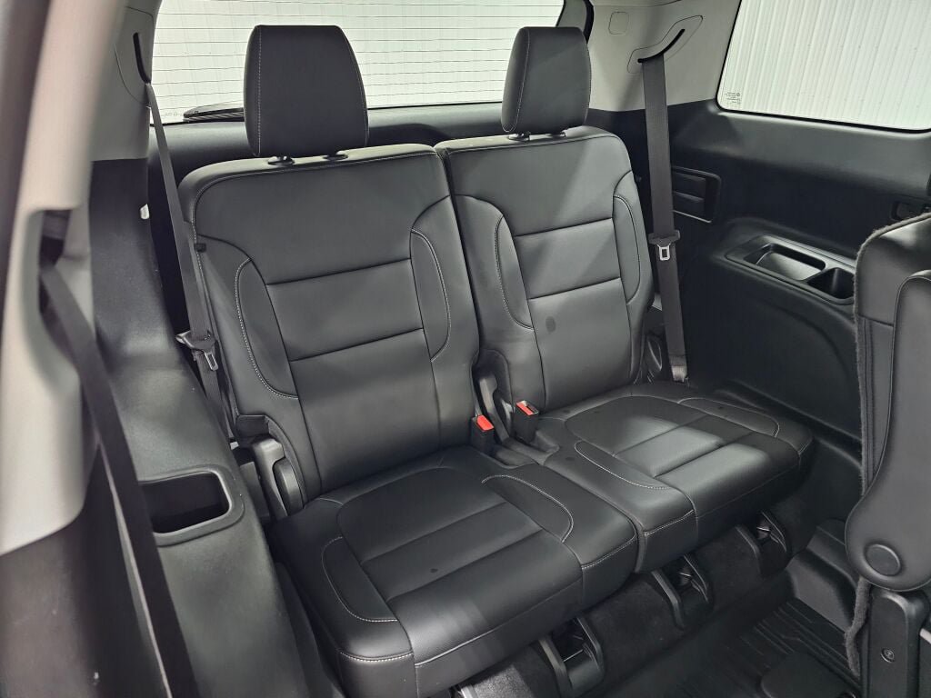 Used 2021 GMC Acadia SLT w/ Elevation Edition AWD/4WD image 18