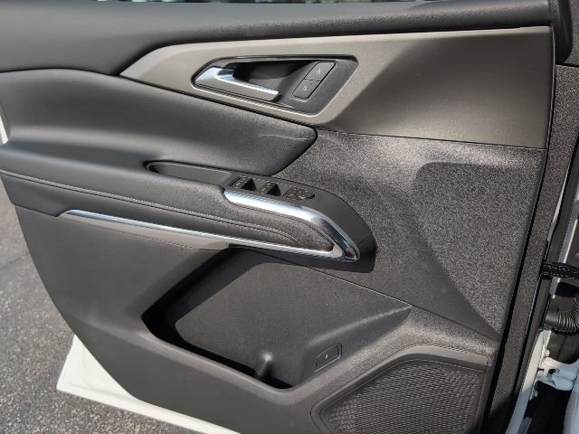 New 2026 Chevrolet Traverse LT w/ Driver Confidence Package image 16