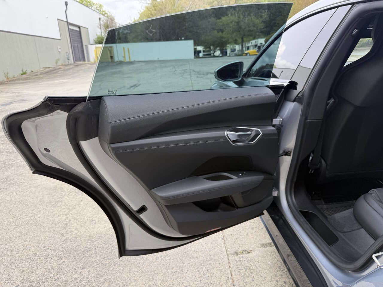 Used 2022 Audi e-tron GT Premium Plus image 38