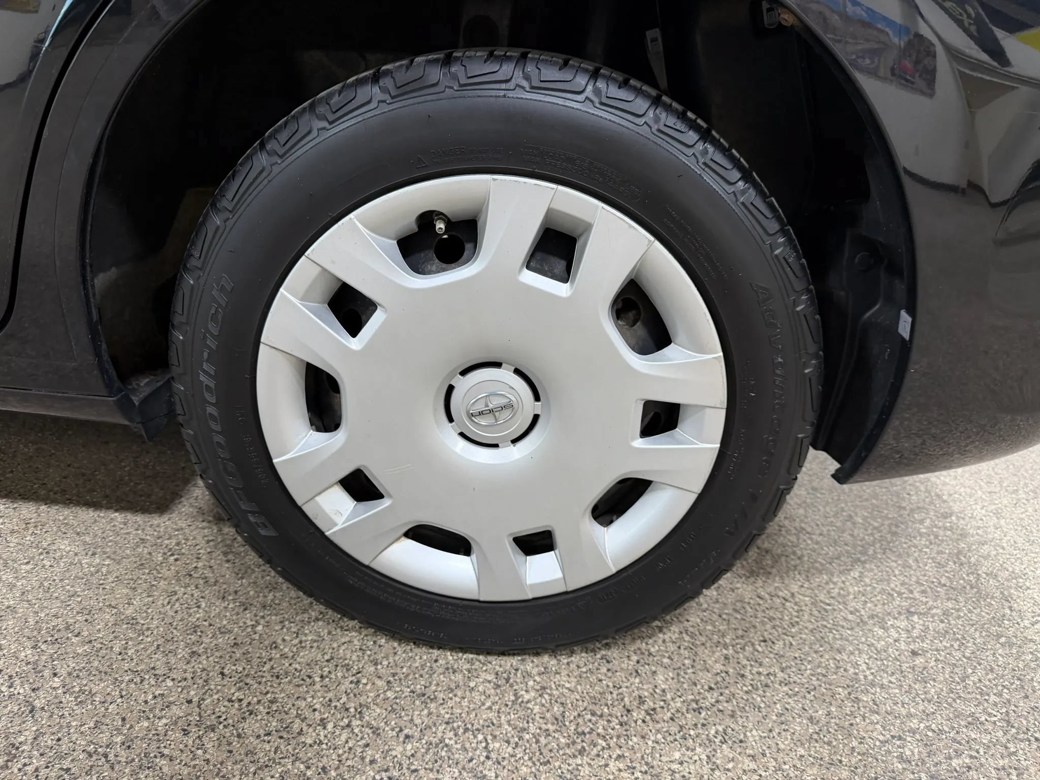 Used 2015 Scion xB FWD image 57