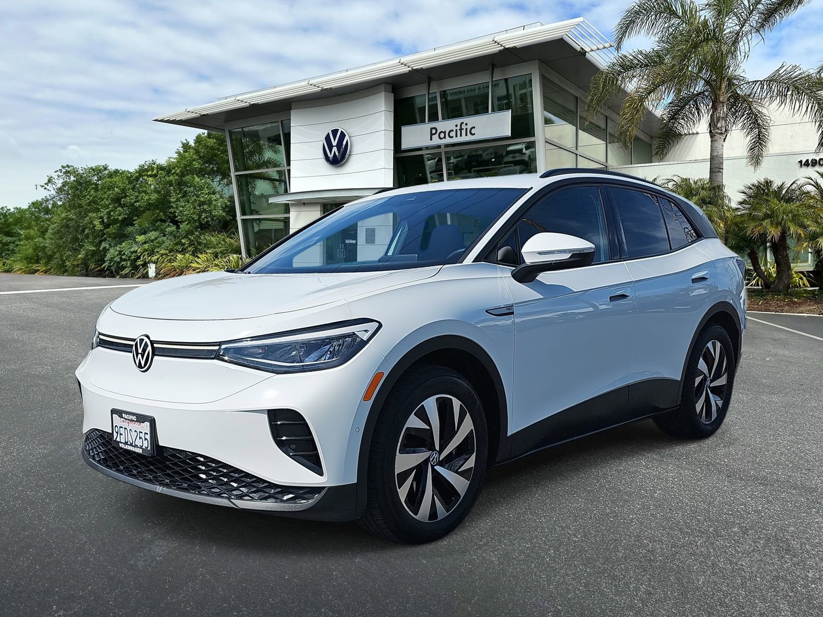 Certified 2023 Volkswagen ID.4 Pro image 1
