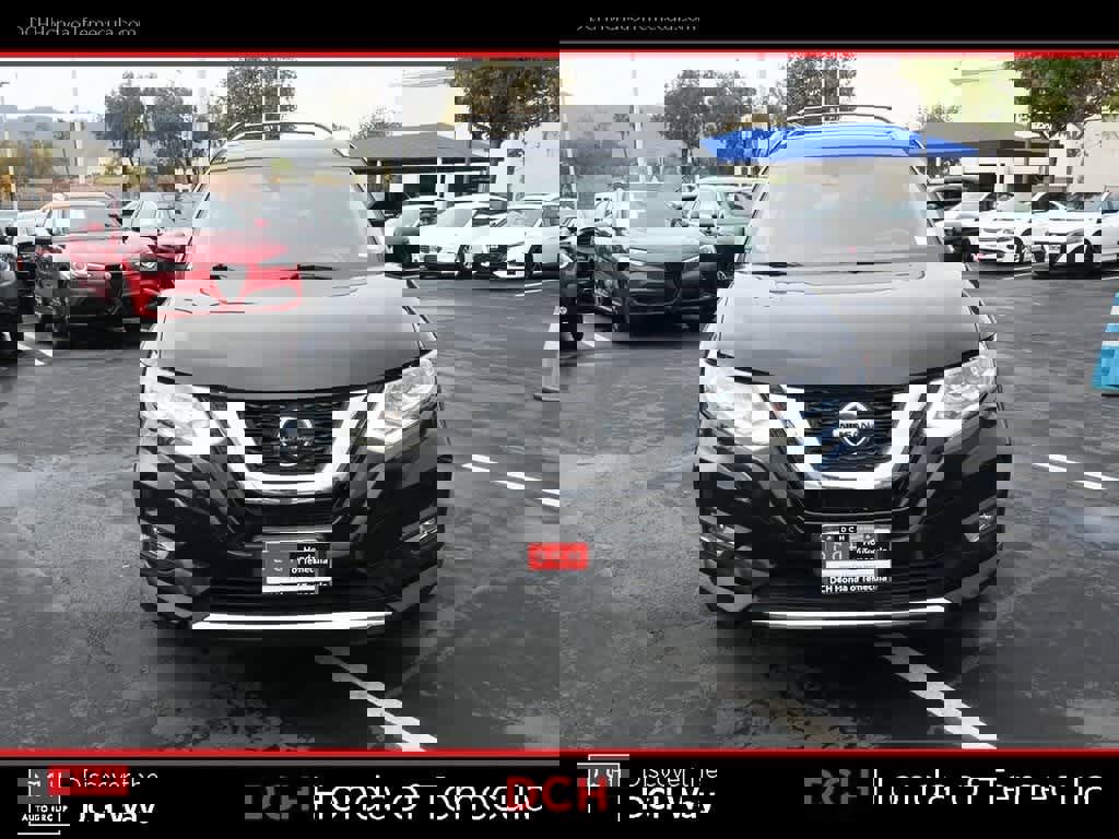 Used 2018 Nissan Rogue SL w/ Premium Package image 2