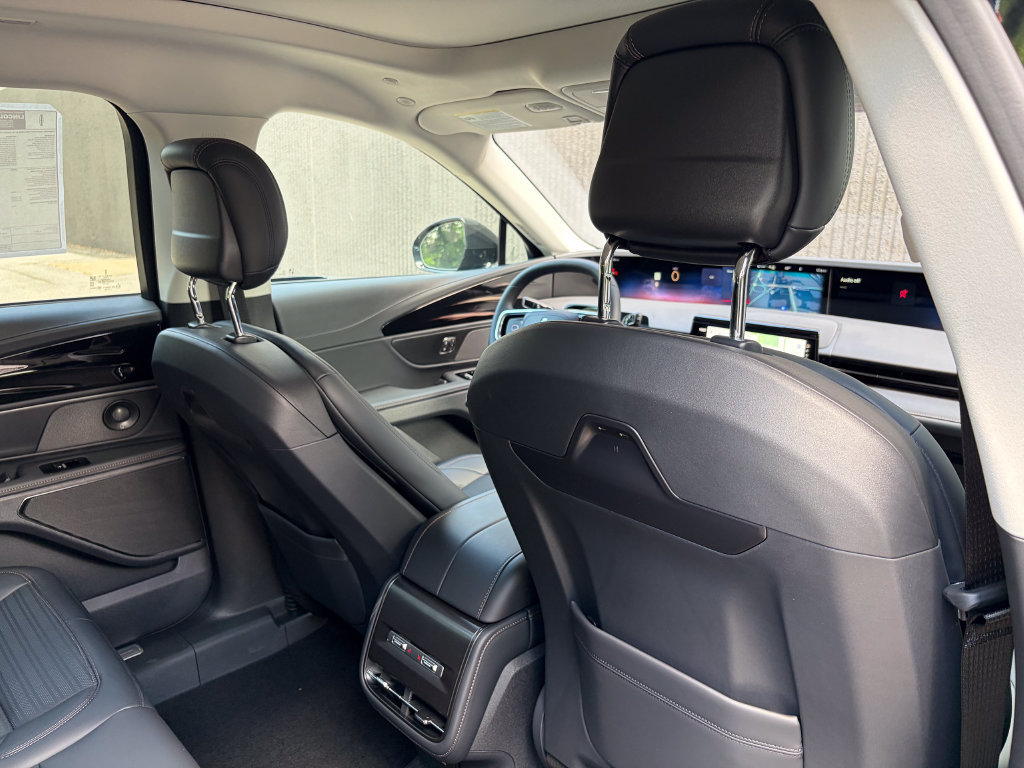 New 2026 Lincoln Nautilus Reserve w/ Jet Appearance Package AWD/4WD image 23