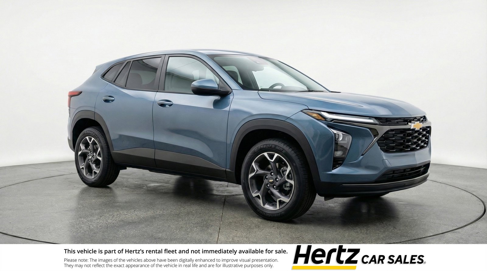 Used 2025 Chevrolet Trax LT FWD image 1
