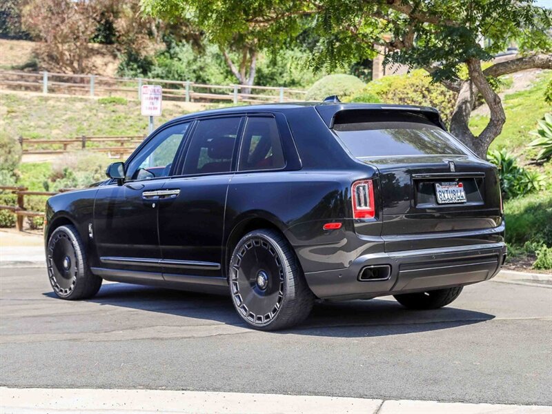 Used 2021 Rolls-Royce Cullinan Black Badge AWD/4WD image 4