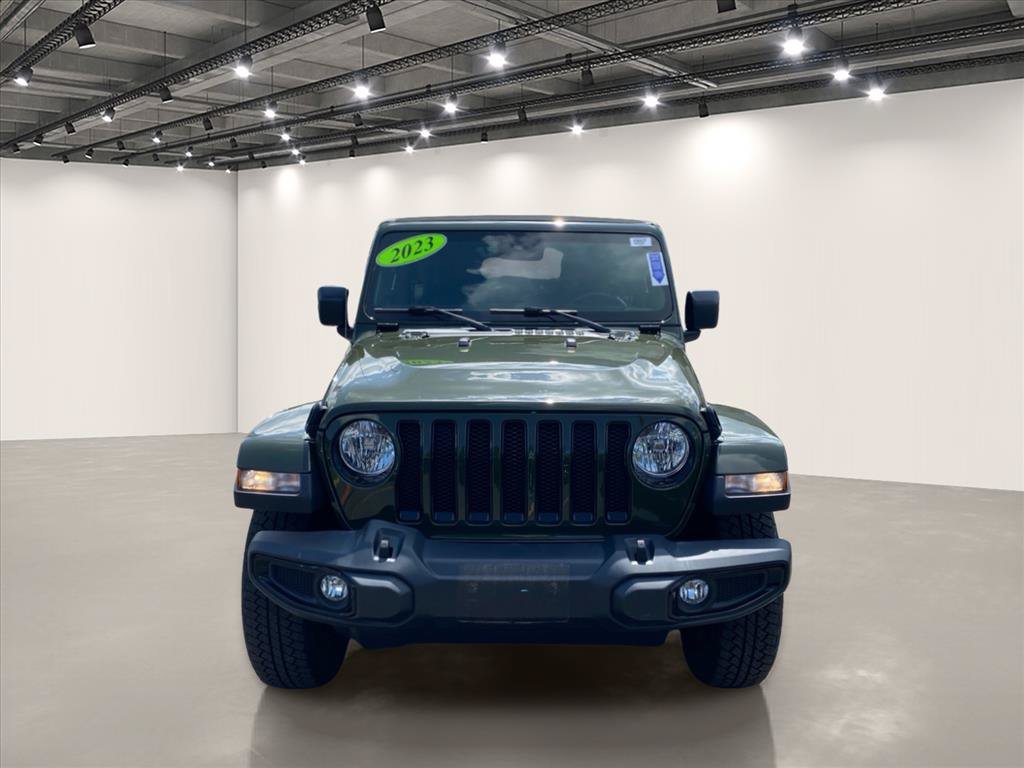 Used 2023 Jeep Wrangler Unlimited Sahara AWD/4WD image 2
