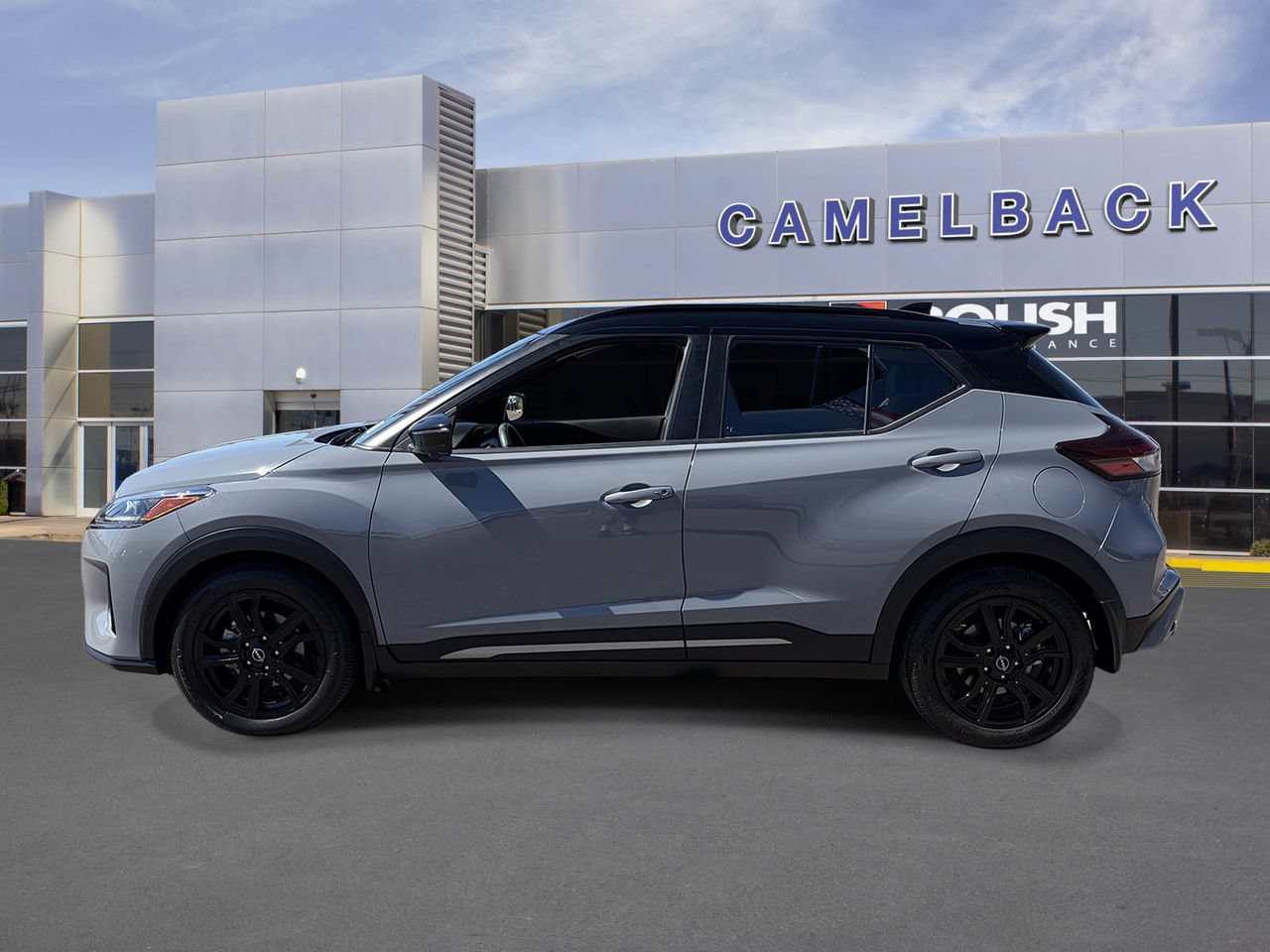 Used 2022 Nissan Kicks SR FWD image 3
