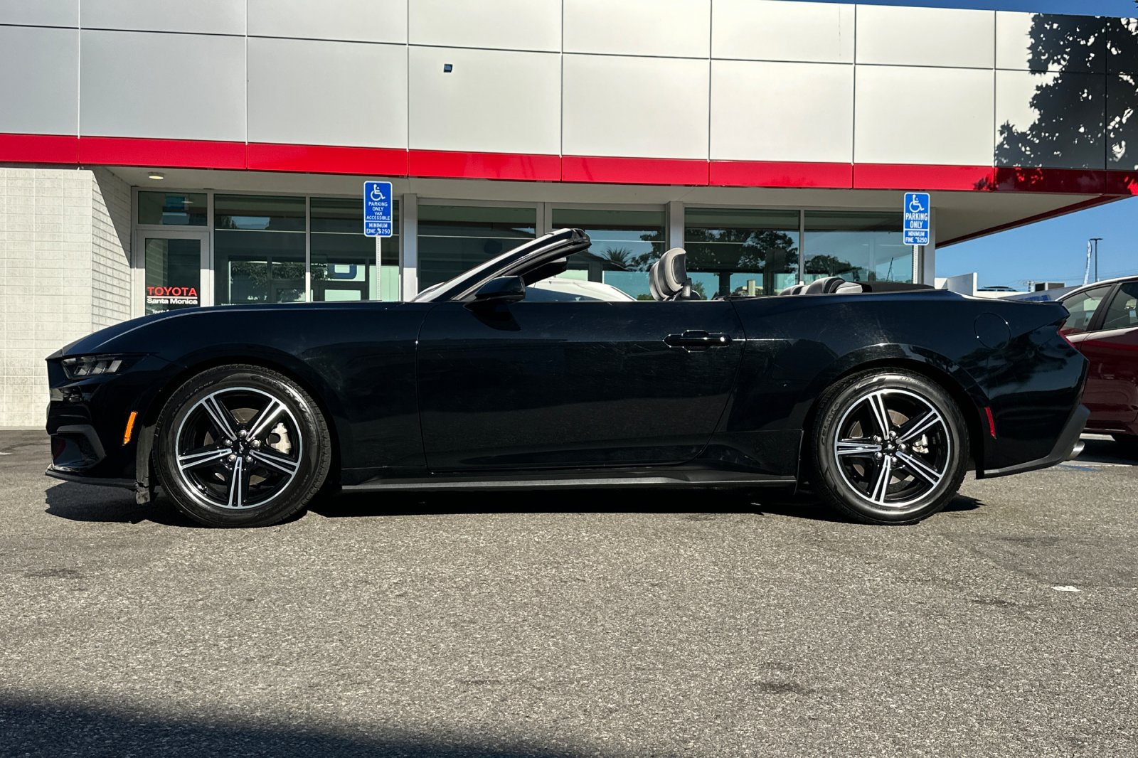 Used 2024 Ford Mustang Premium RWD image 7